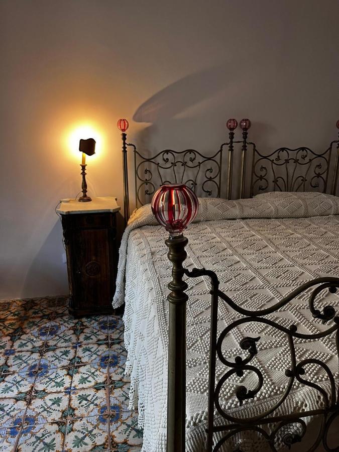 Bed and Breakfast Palazzo Triolo - Dimora Di Charme à Corleone Extérieur photo