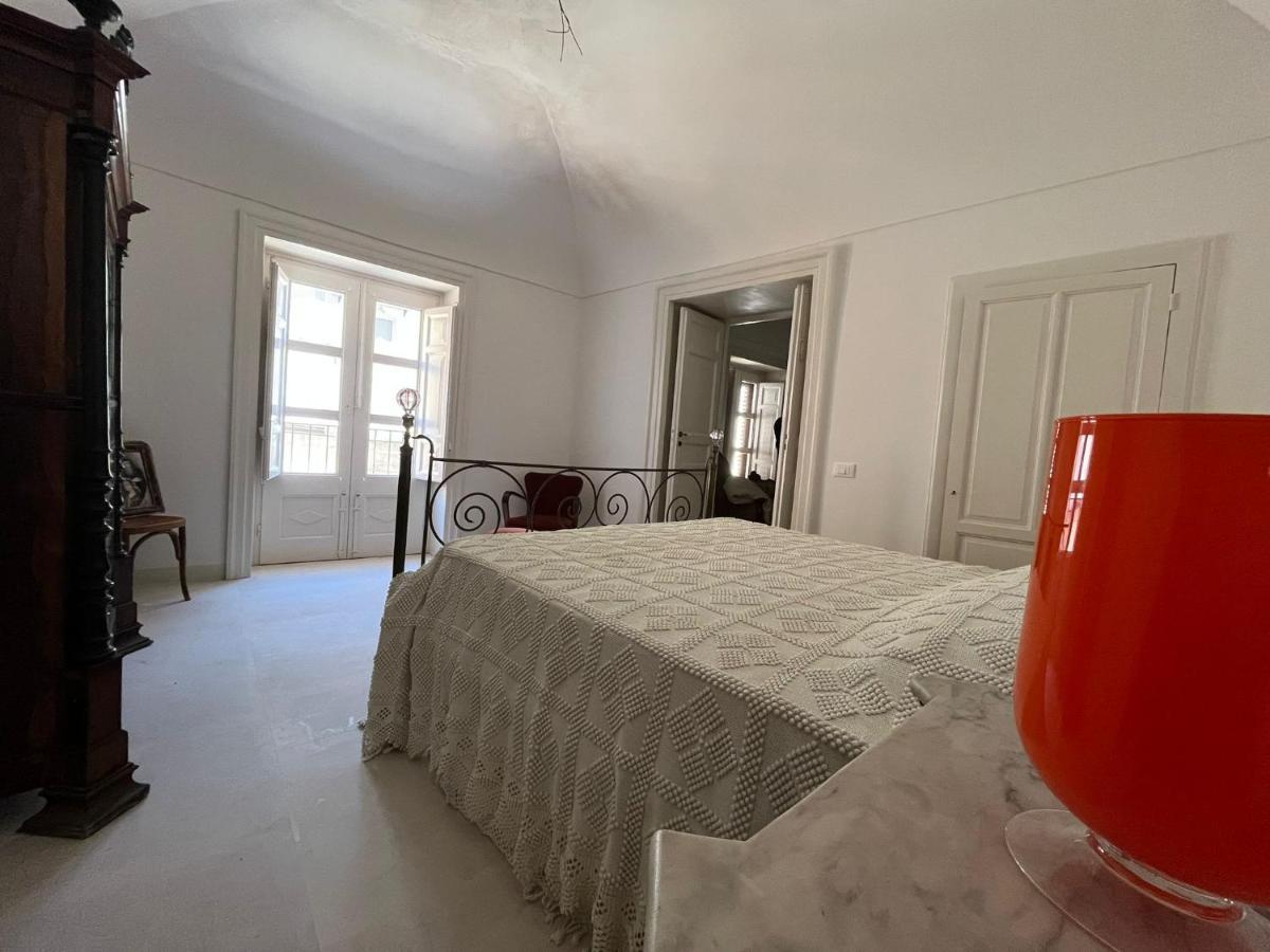 Bed and Breakfast Palazzo Triolo - Dimora Di Charme à Corleone Extérieur photo