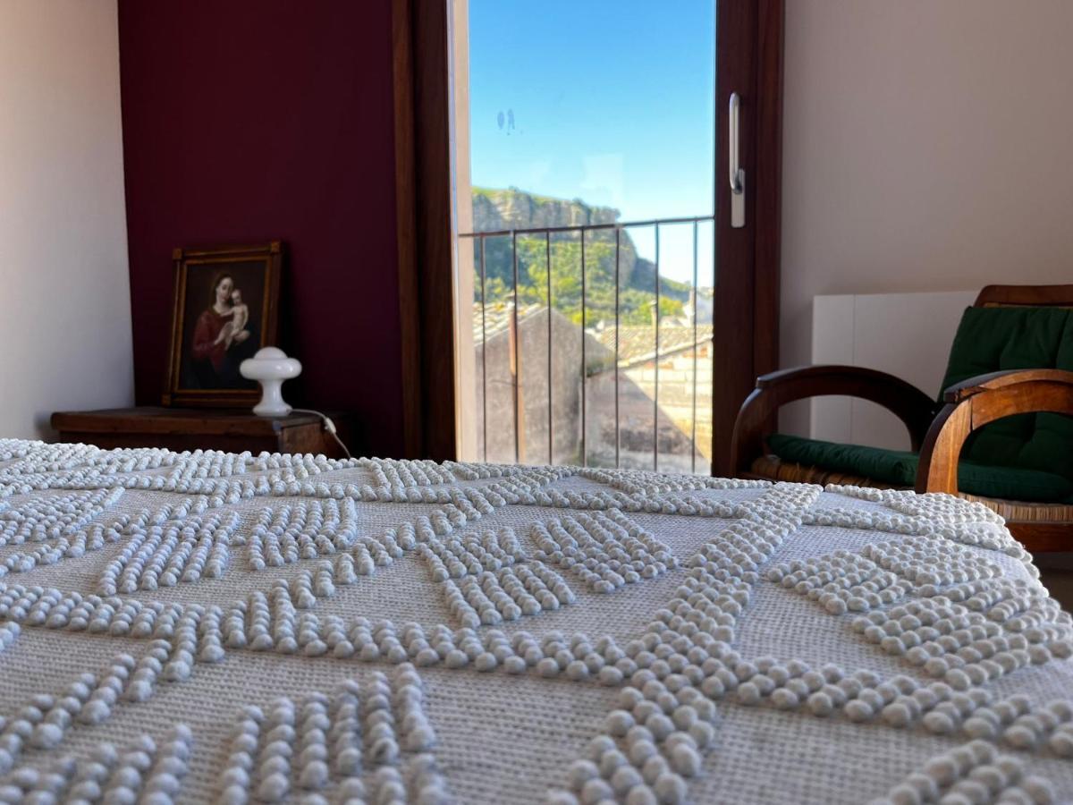 Bed and Breakfast Palazzo Triolo - Dimora Di Charme à Corleone Extérieur photo