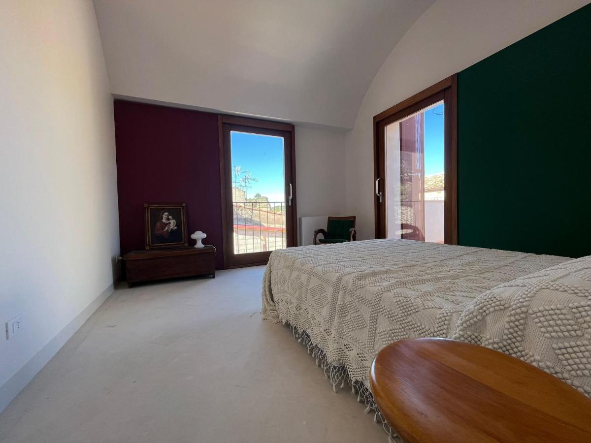 Bed and Breakfast Palazzo Triolo - Dimora Di Charme à Corleone Extérieur photo